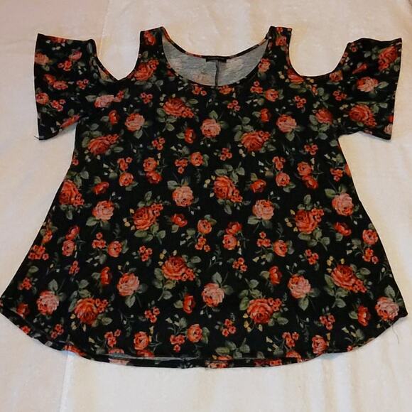 Urban Episode Black Pink Floral Roses Cold Shoulder Top 1X/2X - Picture 2 of 5